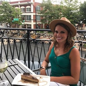 Meet your Posher, Currie